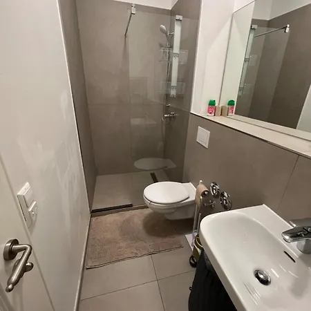 To&to 1 Bedroom Apartment